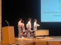 堂々と発表する生徒の姿