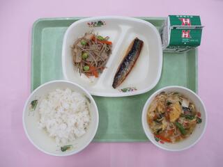 ご飯・ 牛乳・ にしんの塩焼き・ 五目きんぴら・ かき玉汁
