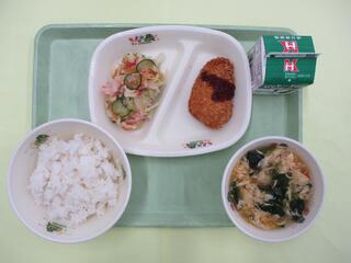 ご飯・ 牛乳・ さわらフライ・ まいりゅうサラダ・ かき玉汁