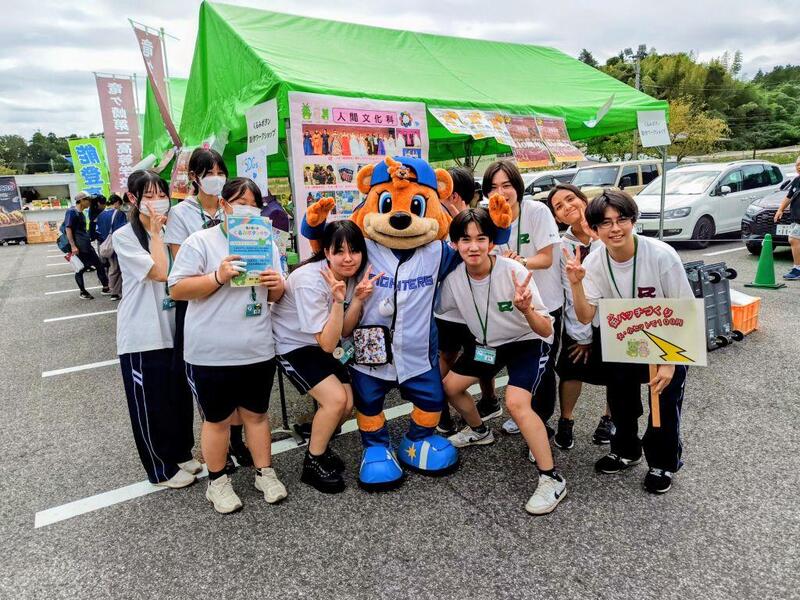 くるみボタン制作体験ブース集合写真